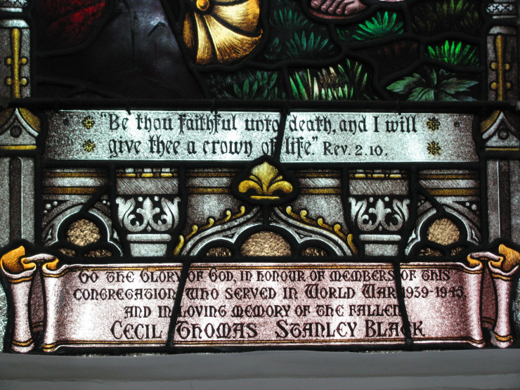 Memorial window WW2 Cecil Thomas and Stanley Black close up