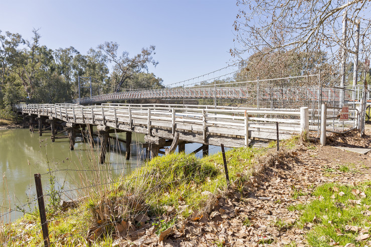 Wodonga Creek Stock Bridge