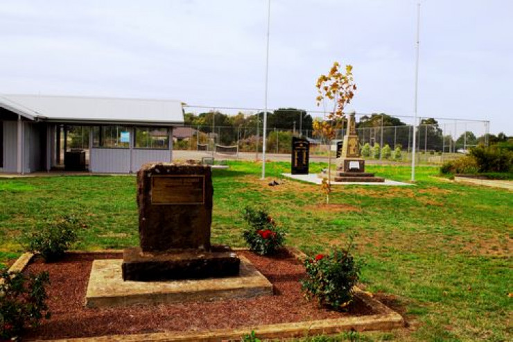 Woolsthorpe War Memorial and Park