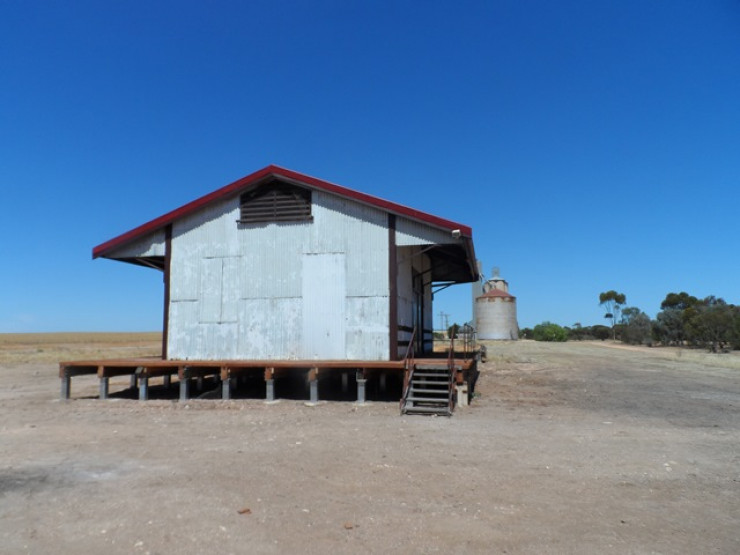 Patchewollock Railway Station goods shed