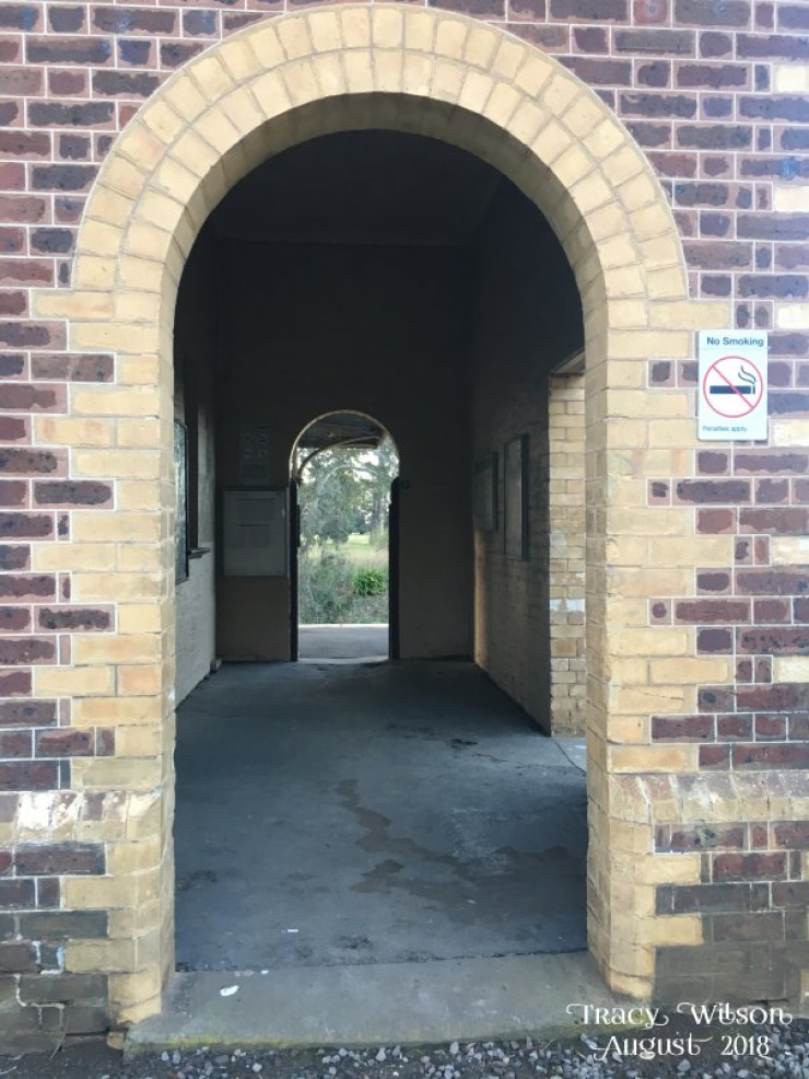 Arch doorway with quoining