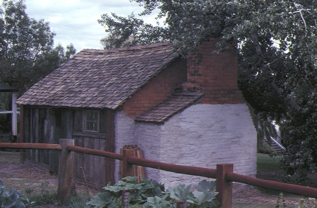 kout norien estate harrow olf hut side view apr82