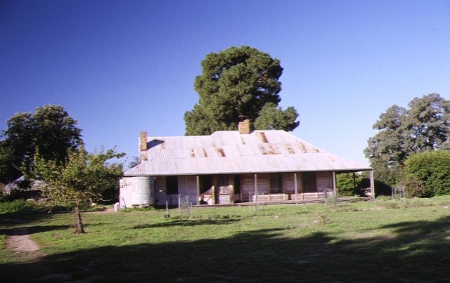 1 coonange homestead bearii mywee rd strathmerton front view apr1989