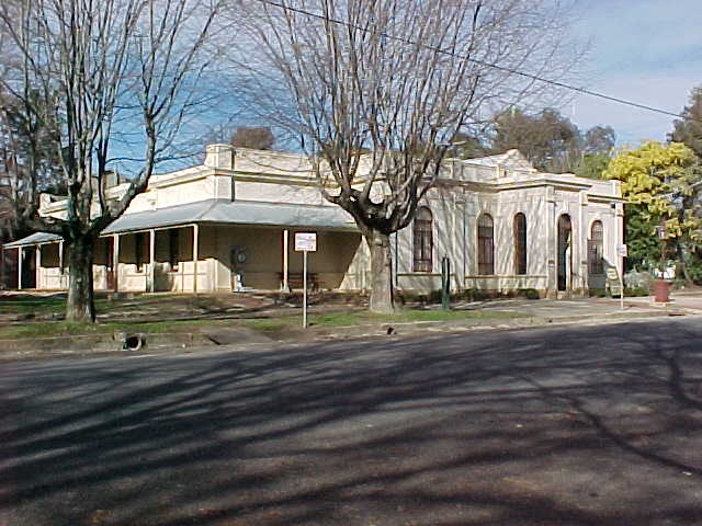 burke museum loch street beechworth front view july 1999