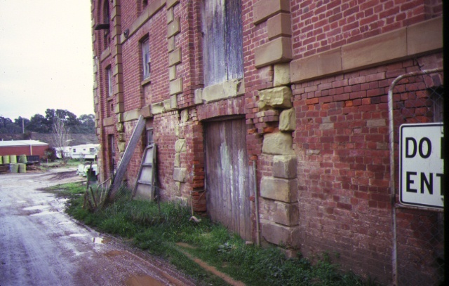 flour mill barker street castlemaine brickwork detail