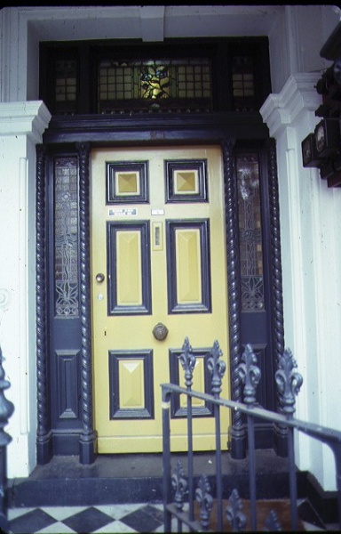 cramond house 23 queensberry street carlton front entrance jul1979