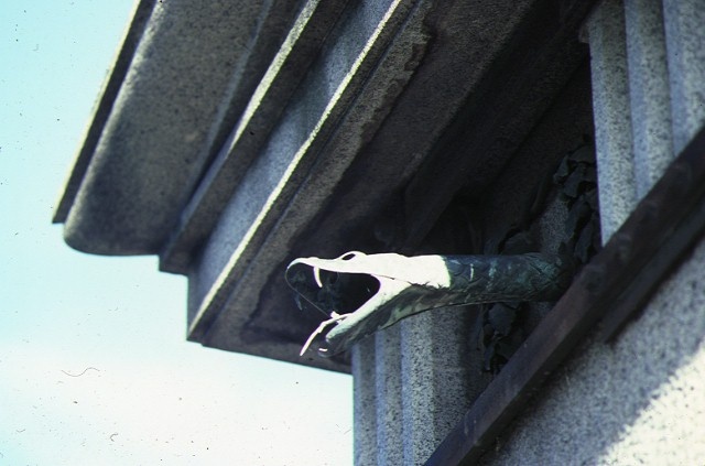 springthorpe memorial kew snake head drain