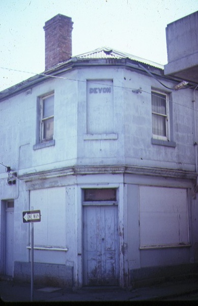 former devonshire arms hotel fitzroy street fitzroy front corner feb1982