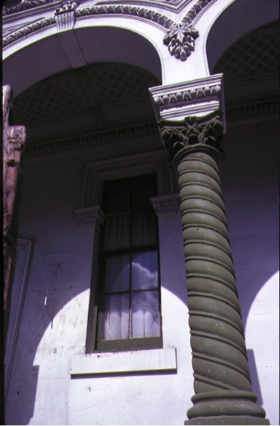 residence 122 nicholson street fitzroy balcony column detail