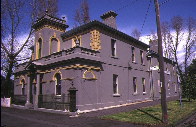 1 residence 30 howe cres south melb side view sep1992