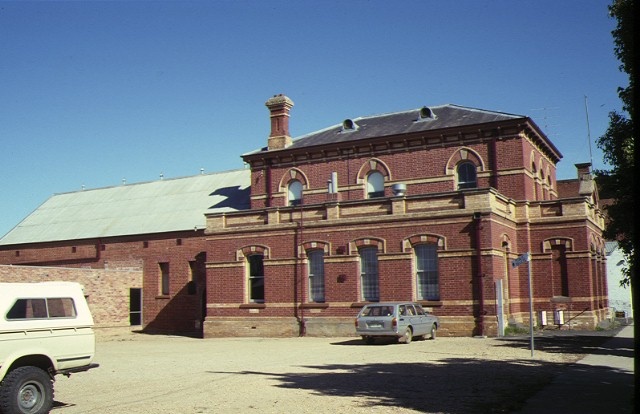 court house town hall dunolly side view