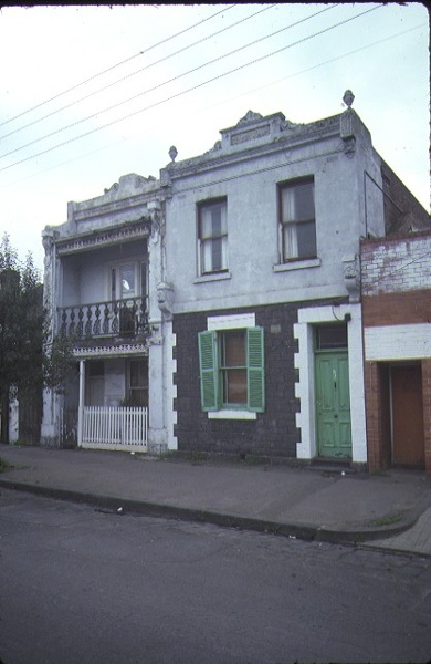 1 residence 62 capel street west melbourne street view aug1985