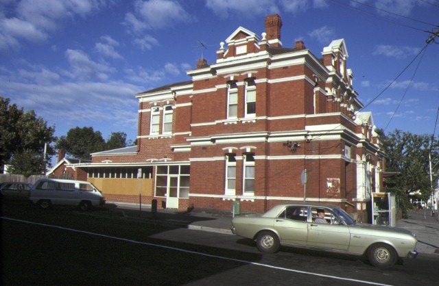 former elsternwick post office side view