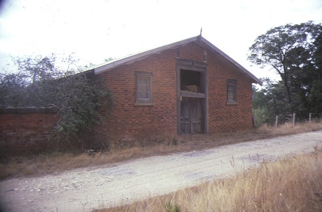 belmont raglan rd beaufort stables mar1985