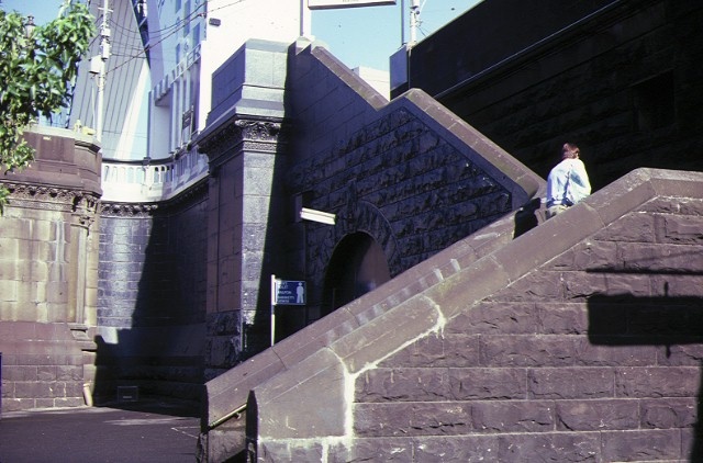 princes walk vaults batman avenue melbourne stairway feb1985