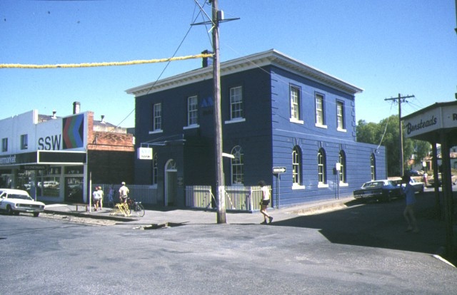 1 former bank of australasia mostyn street castlemaine front view