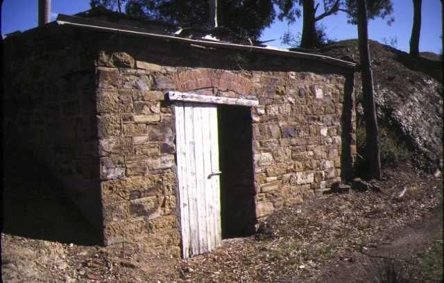 former grieffenhagens winery &amp; homestead emu creek smokehouse may1987