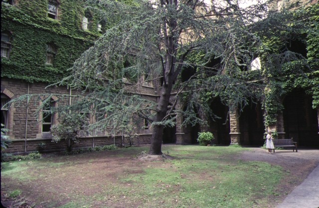 1 ormond college university of melbourne parkville courtyard