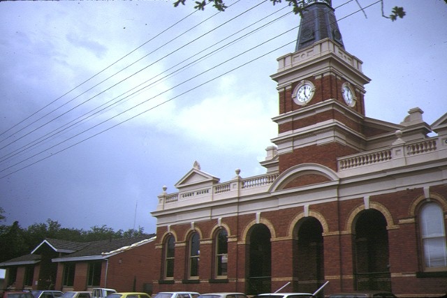 buninyong town hall street frontage dec1987