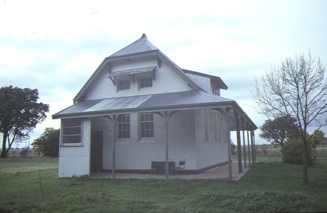 former primary school no668 cardigan side view entrance aug1984