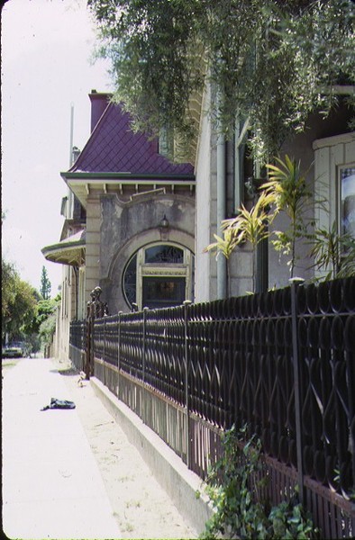 coolock house bendigo detail of front entrance &amp; iron fence oct1988