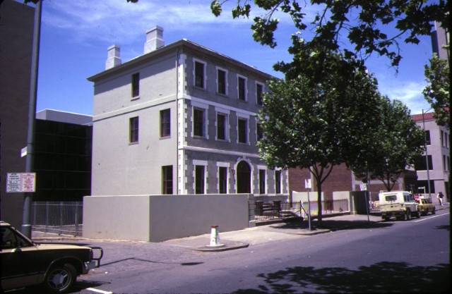 former residence queen street melbourne side view jan1985