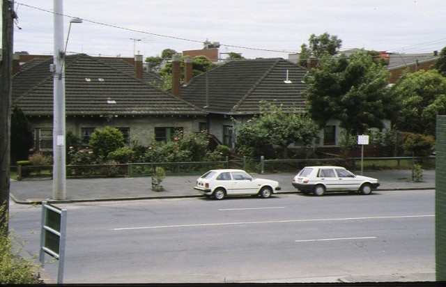 1 83 89 montague street south melbourne front view of row