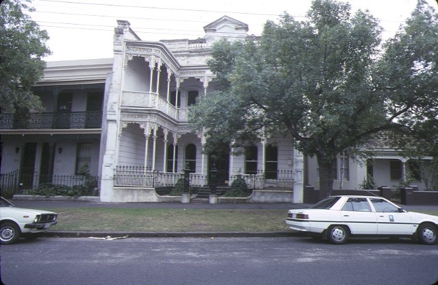 1 dalkeith 314 albert)street south melbourne front view jan1989