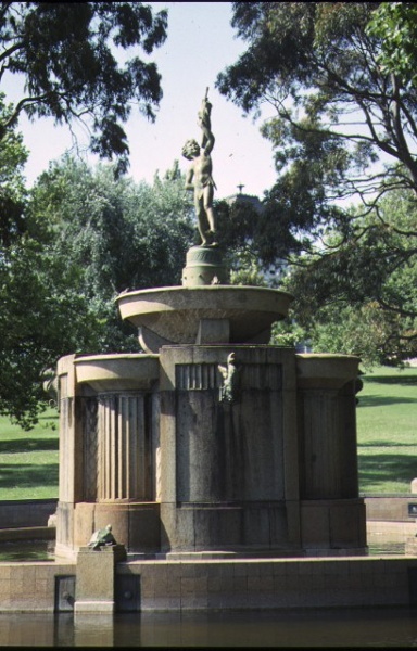 shrine of remembrance st kilda road melbourne macrobertson fountain nov1990