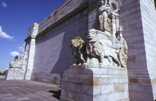 shrine of remembrance st kilda road melbourne side view with lions