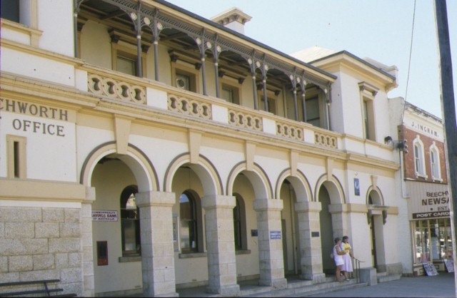 beechworth post office ford street beechworth colonaded verandah