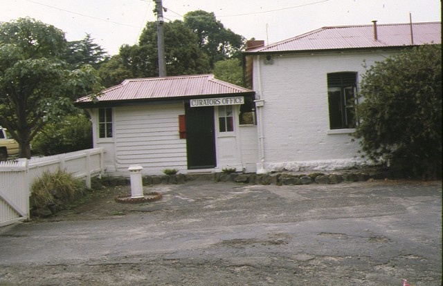 wattle park riversdale road surrey hills former stables and curator's office shelter