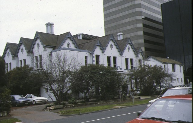 1 former bendigonia queens road south melbourne front corner view