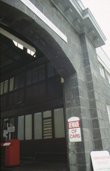 police garage russell street melbourne detail of entrance