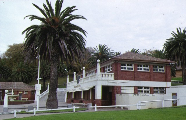 1 eastern beach bathing complex &amp; reserve geelong cafe side view