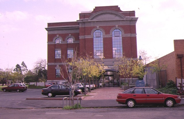 former north fitzroy electric railway substation brunswick street north fitzroy front view jun1995