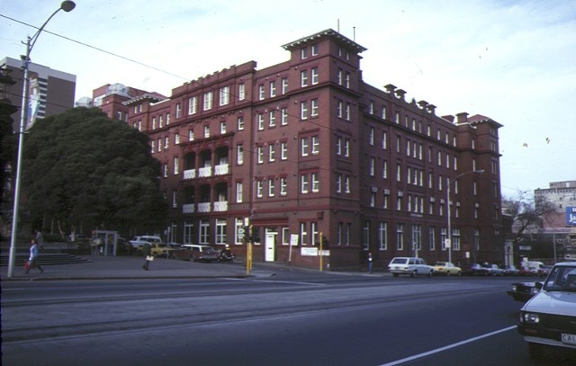 pre 1994 former queen victoria hospital lonsdale street melbourne a block corner view jul1984