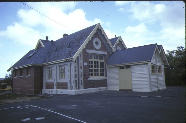 1 primary school number 461 burwood hwy burwood side view sep1984