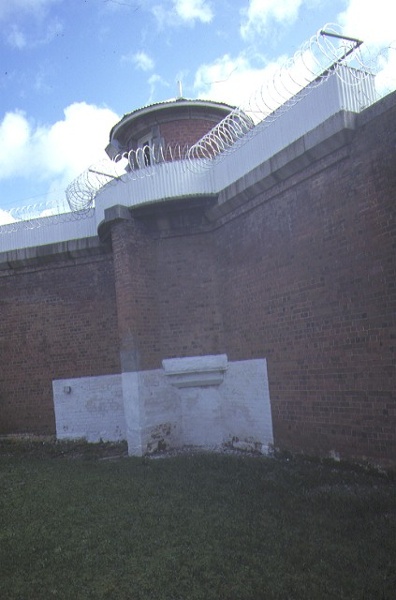 former hm prison challis street castlemaine watch tower &amp; walls aug1984