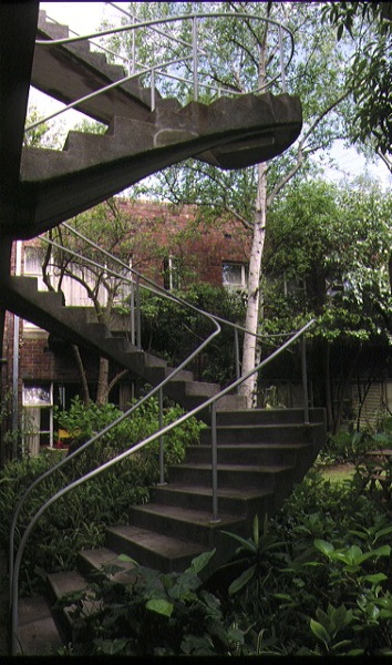 1 cairo flats nicholson street fitzroy exterior staircase oct1993