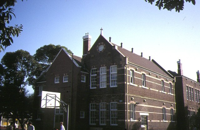 primary school number 1467 malvern road hawthorn rear view 1994