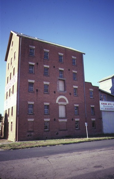 1 echuca flour mill side view of mill