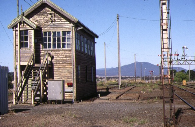 1 signal box &amp; sign posts ararat signal box entrance mar1995
