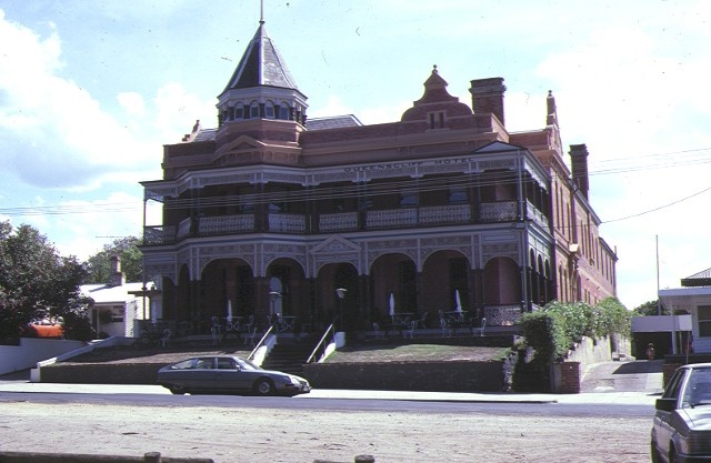 1 queenscliff hotel gellibrand street queenscliff front view mar1985