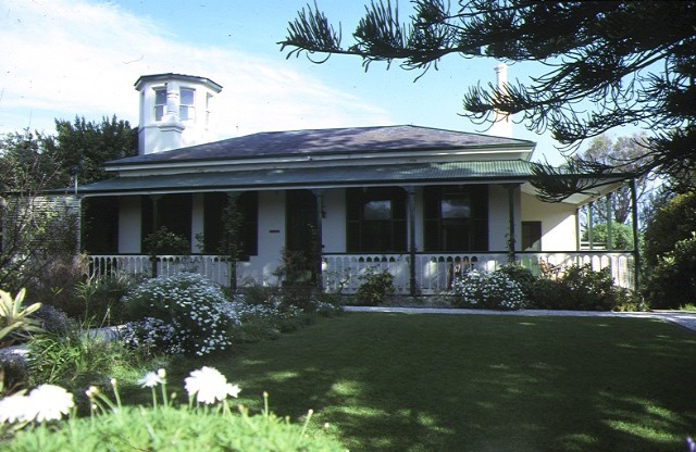 1 roseville cottage mercer street queenscliff front view