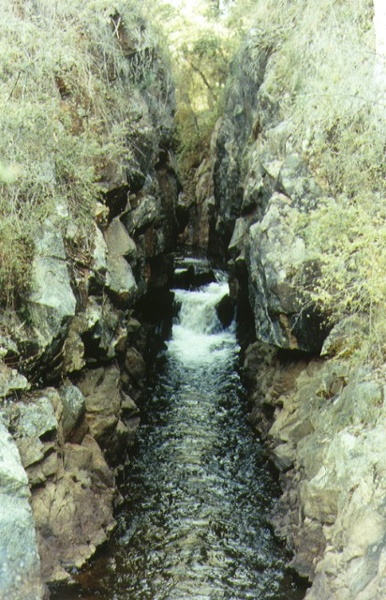 1 yackandandah creek gorge gold mining diversion sluice creek