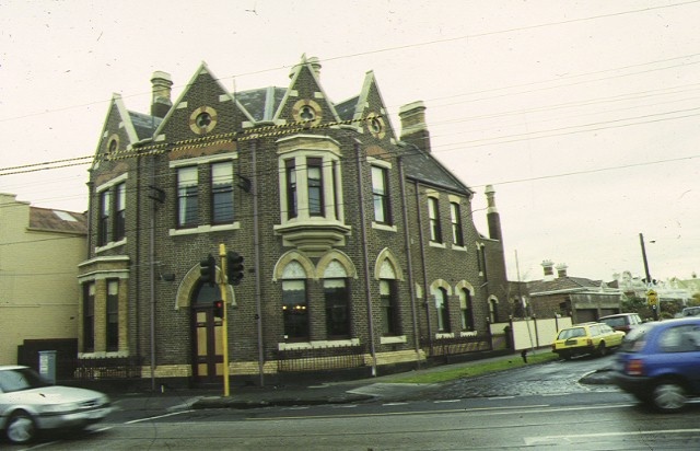 1 former es&amp;a bank mount alexander road ascot vale front corner view aug1996