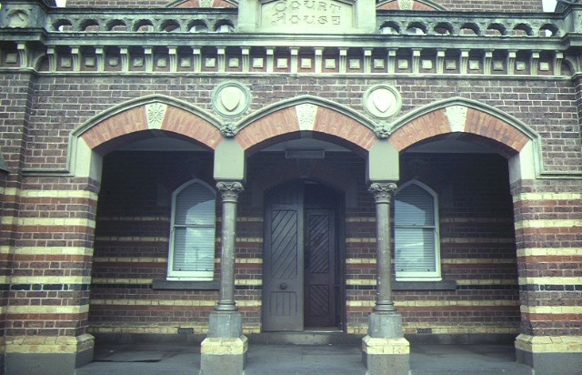 camperdown court house entrance jul1984