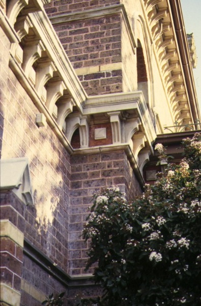 camperdown court house facade detail sep1997