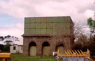 H01416 water tank werribee front view ab oct97